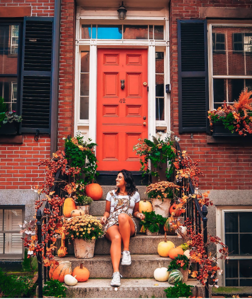 Exploring Beacon Hill's & Acorn Road's Halloween decorations - one of the best things to do in Boston MA